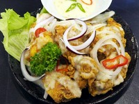 骨なし（350g）1680円
骨なし（700g）3200円
骨あり（半羽）1780円
骨あり（一羽）3480円