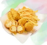 チーズスティック3本＆チーズボール3個＆フライドポテトのセット。おつまみにも最適です。