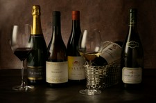 4種類のワインと𠮷野建シェフ監修のお料理で
ペアリングを心行くまでご堪能くださいませ。