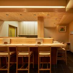 “大切なおもてなしの席”に。京都西陣の老舗寿司店