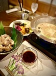 長時間かけてじっくり炊き出した鶏白湯スープに豆乳を合わせコクを加えて極上スープに仕上げました!
島原から取り寄せた地鶏をご堪能ください!!