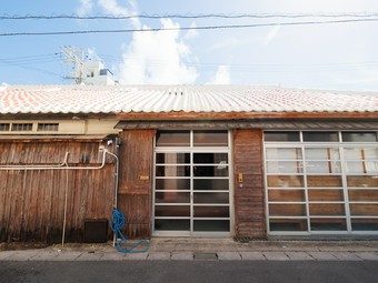 風情豊かな空間で、石垣の食材と四季折々の素材を味わう