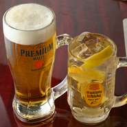 リラックスできる店内は、親しい友人たちとの楽しい一時にも最適です。グラス片手においしいお肉を味わいつつ、会話を弾ませてみませんか。女子会にもぴったりな焼肉店です。