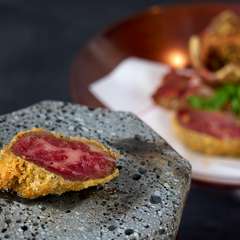 和の風味と西洋のエレガンス融合した『和牛カツレツ　～サクサク醤油・バルサミコスソース・柚子胡椒～』