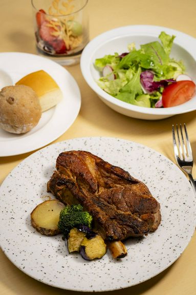 地元の食材にこだわった、北海道産メニューの数々