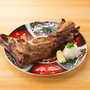 大トロの横に位置するため脂がたっぷり！
焼くと脂を旨味がじゅわ～と広がり、食べ応え絶品です！