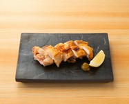 皮パリ大山鶏の炭火焼