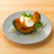 甘い栗南瓜に、コクのあるほんのり甘いミルキーな味割のマスカルポーネ、ハニーバターの組み合わせは絶品です。