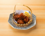 良質な脂とまろやかなコクが特徴の大山どりをジューシーに仕上げました。