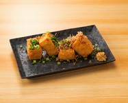 揚げたての厚揚げはやっぱり違う。豆腐がトロけます。
※ご注文頂いてから揚げますので、お時間をいただきます。