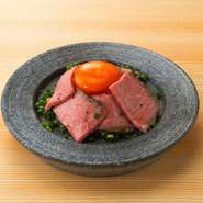 ローストビーフ卵黄醤油漬けトリュフオイル