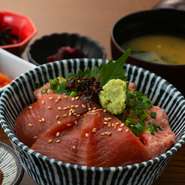 生マグロとネギトロの2種丼