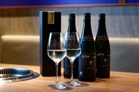 特別な日のお酒にふさわしい一本。幻の酒米と称される金紋錦を使った純米大吟醸酒。シルクのような滑らかな口当たりと、上質な甘味、奥行きのある旨味が魅力です。
