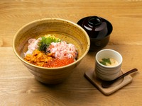 北海道を満喫する『北の海鮮丼膳(特上)』