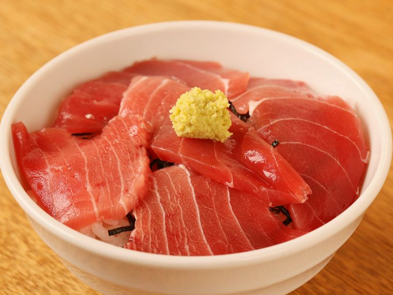 青森県産の天然本マグロを使用『 天然マグロ丼（ミニ）』