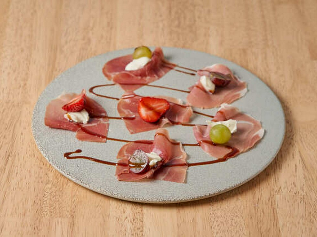 生ハムとマスカルポーネチーズ
