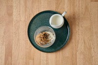 新感覚スイーツ！まさかの逆！？コーヒーアイスクリームをかけてお召し上がりください。