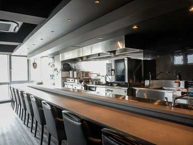 穏やかな空間でおいしい料理と向き合う、幸せなひと時