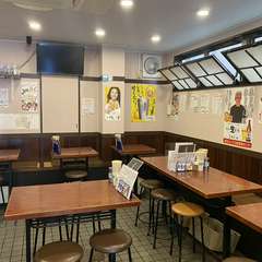 世代を問わず楽しめる大衆酒場。家族連れも歓迎