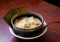 特別な鶏を長時間煮込んだ『鶏の煮込み』