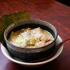 特別な鶏を長時間煮込んだ『鶏の煮込み』