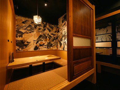 少人数から会社単位の食事会まで対応できる、多彩な個室