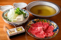 厳選黒毛和牛を、すっぽんスープで食す、こちらのお店ならではの逸品。
※オーダーは2人前～となります。