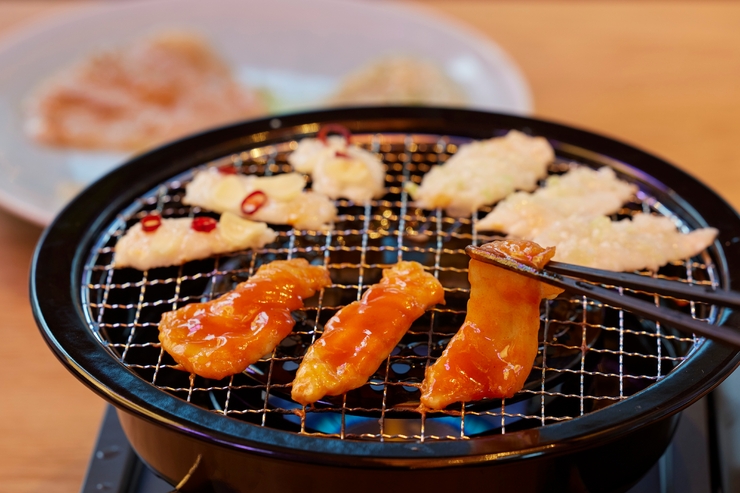 Grilled tiger pufferfish and soft-shelled turtle hotpot course