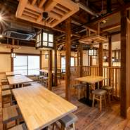 広々とした店内は、友人や同僚との集まりや会社の懇親会、さらには特別なイベントにも対応できます。テーブルを自由に動かすことができる、フレキシブルなレイアウトが魅力。