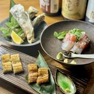 その日に水揚げされた鮮魚を中心に、浜名湖や地物食材を惜しみなくお楽しみいただけます。土鍋で炊いた白米本来の香りと一緒にお楽しみください。