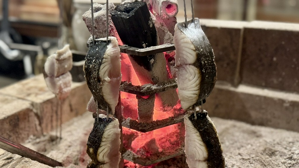 　囲炉裏　原始焼き