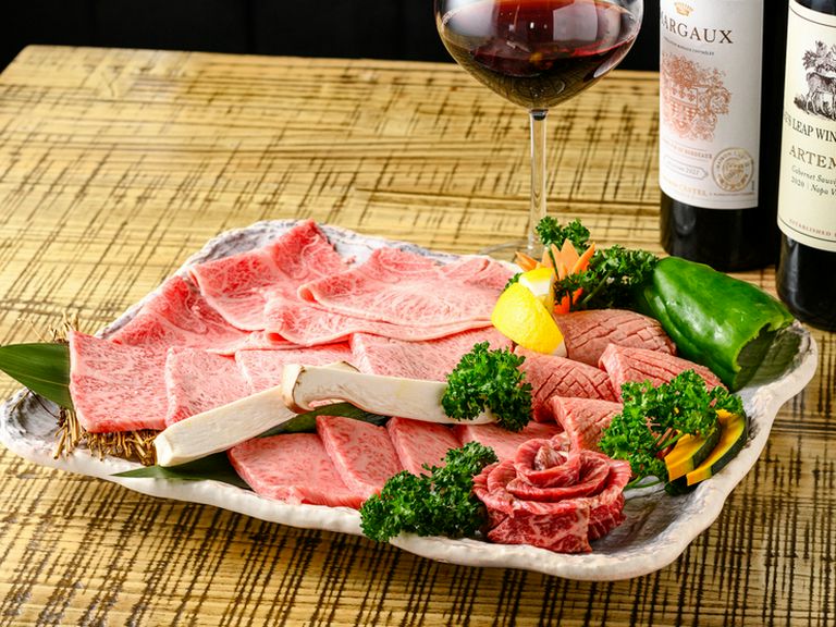 お肉に合わせたいワインも、こだわりのセレクト