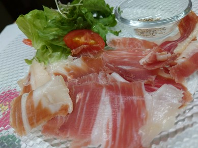 おすすめ！！小豆島放牧豚の生ハム