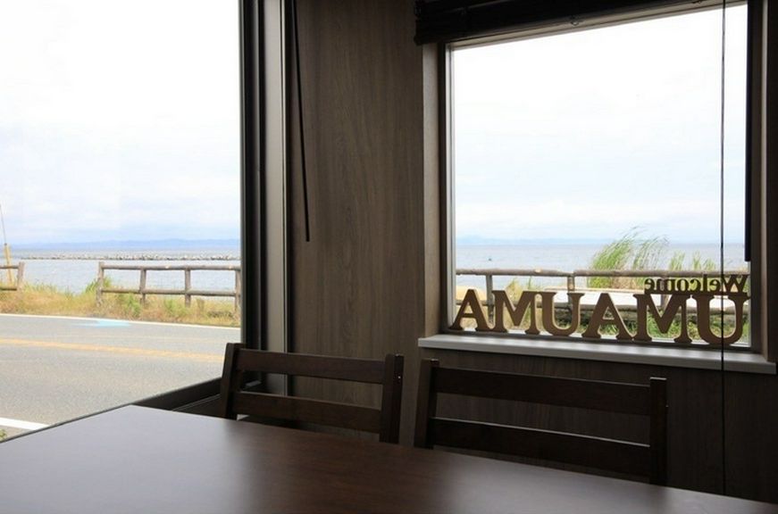 海を眺めながら味わう手づくり料理に、癒やされるひととき