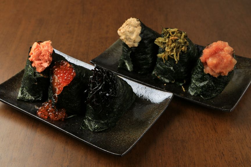 山形産つや姫を使用!全7種から選べる『具沢山おにぎり』