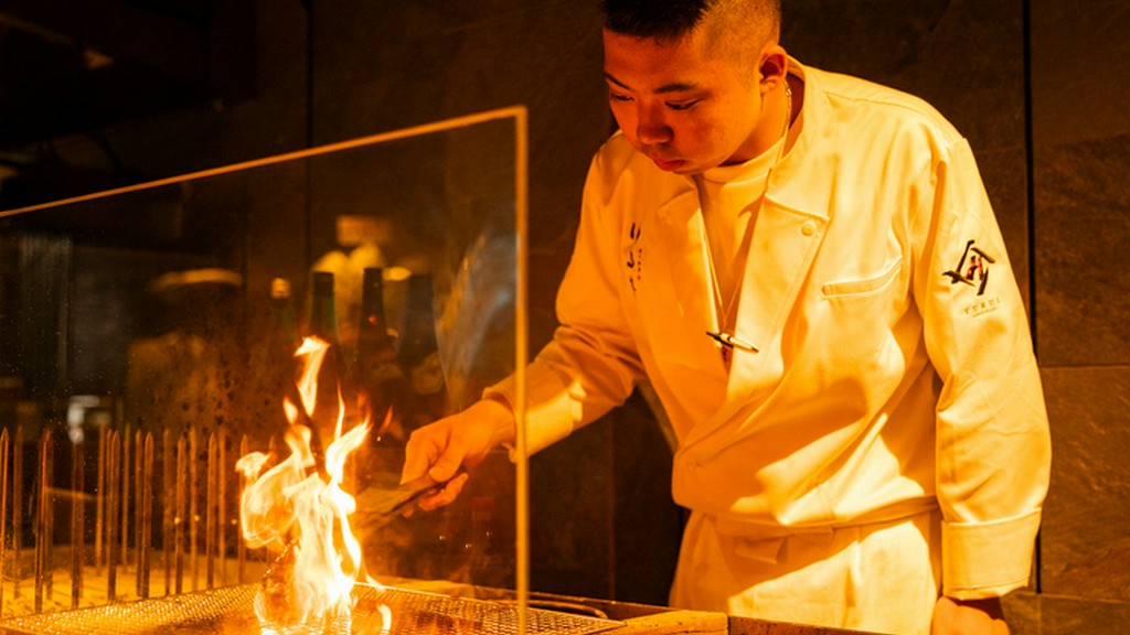 ひとり客も歓迎！炙りの炎を間近にドラマチックな美味を堪能