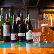 調理の臨場感に富むカウンター席は、いつもと違う和食デートに格好の場。誕生日や結婚記念日など、お祝いディナーにもオススメです。焼酎や日本酒、クラフトビール、ソムリエ厳選のワインなど、ドリンクも大充実！