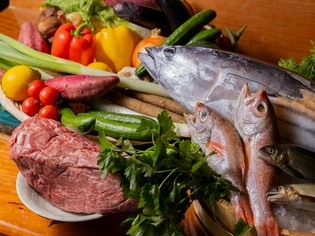 鹿児島が誇る山海の幸を中心に、各地の新鮮＆上質食材が集う