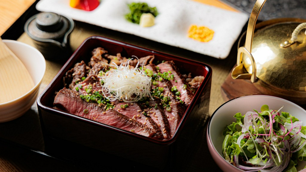 黒毛和牛の旨みと共に好みのアレンジで変化する至福『黒毛和牛ひつまぶし』