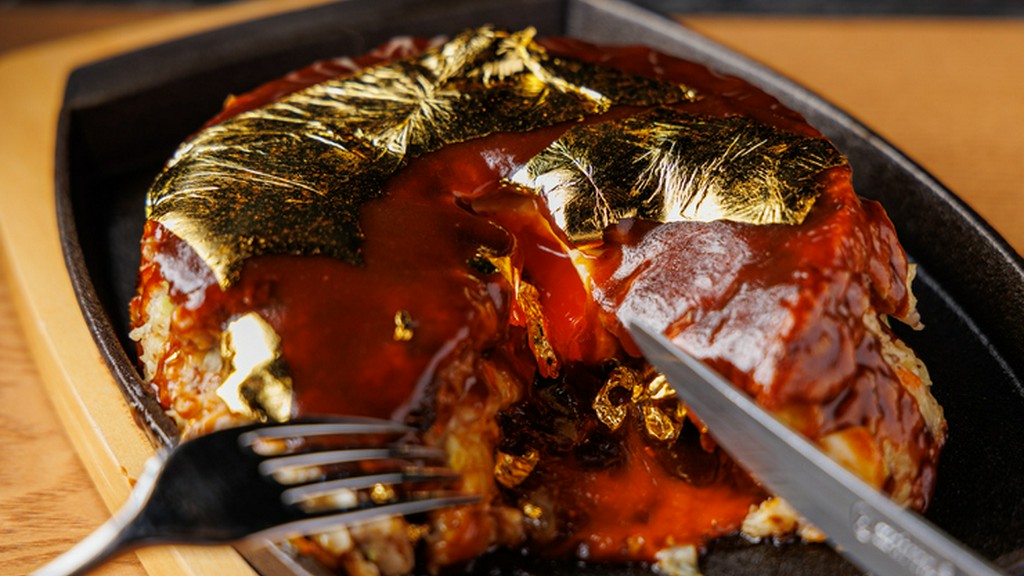 華やかさと味わい深さを兼ね備えた『カナダ産オマール海老のお好み焼き』