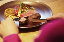 フォアグラや鱧など高級食材を含む全7品コース