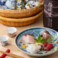 ワインはオーガニック中心で健康志向のゲストに配慮しているほか、日本酒はおちょこを選べるのがうれしいところです。焼酎は360mlの量り売りで、好きな量を楽しめます。飲み放題付きコースで満喫するのもオススメ。