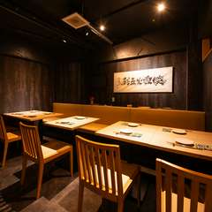 おいしい料理を囲み、会話が弾む時間を満喫