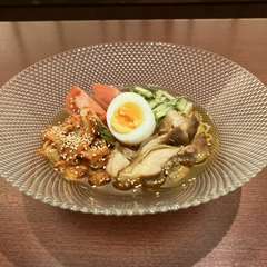 しっかりとしたコシと風味で、焼肉の締めにピッタリの『武蔵野冷麺』
