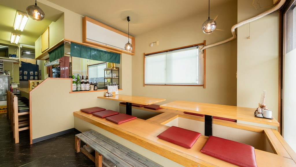 気の合う友人や職場の仲間と共に、楽しいひとときを過ごす