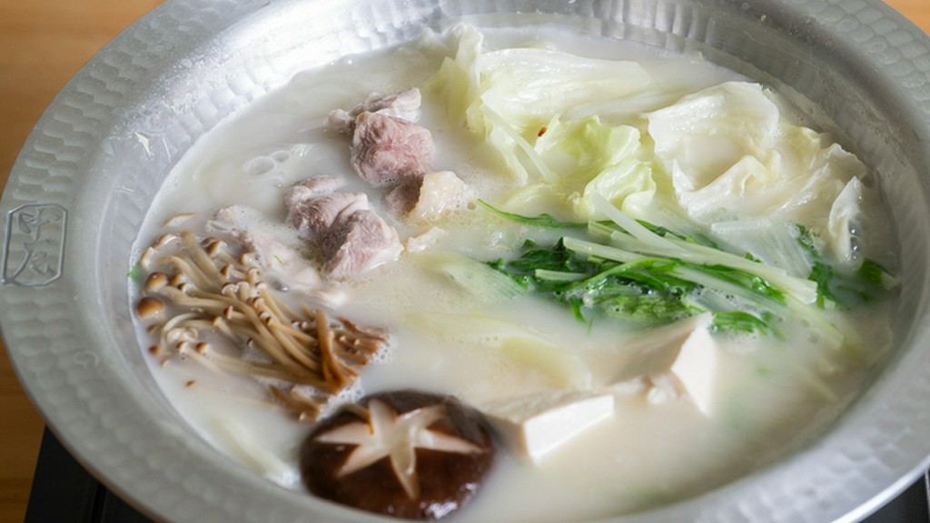 鶏肉の旨みが溶け込んだ濃厚スープが決め手『鶏の白湯鍋』