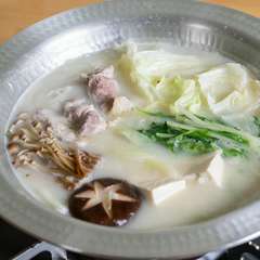 鶏肉の旨みが溶け込んだ濃厚スープが決め手『鶏の白湯鍋』