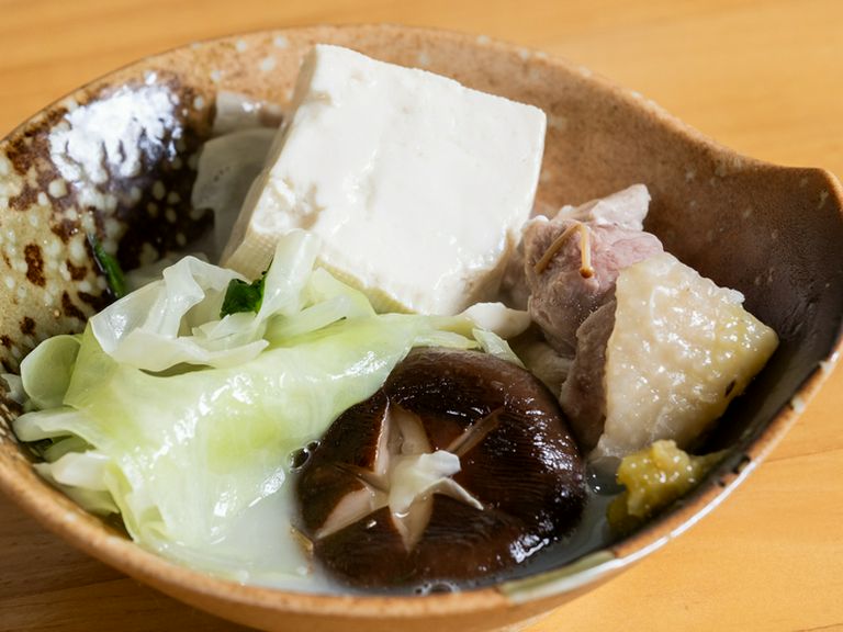 豊かな自然の奥久慈地方で育まれた地鶏「奥久慈軍鶏」