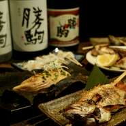 富山のブランド牛を使用した『氷見牛コロッケ』や、富山の郷土料理で渦になっている『富山の昆布巻きかまぼこ』など、富山の食材がずらり。富山の魅力的な話題も相まって、スタッフとの会話も弾むことでしょう。