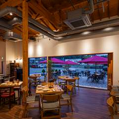 ロマンチックな雰囲気に包まれ、炭火香るオシャレなデート